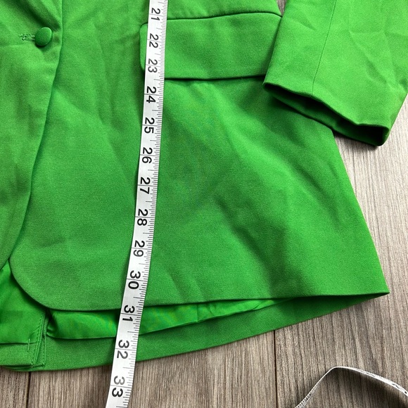 NWT Future Collective with Alani Noelle Cut Out Blazer Green - Picture 5 of 10